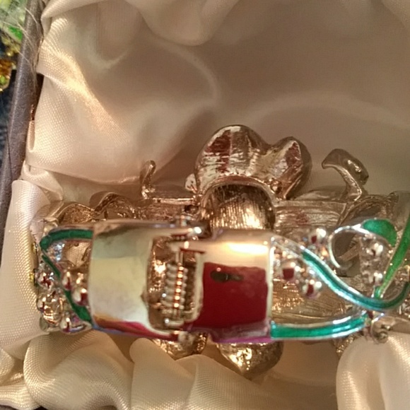 🤶Cuff bracelet/earring set - Picture 3 of 3